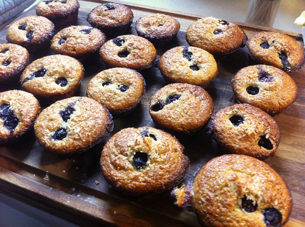 oatmeal-banana-muffins-w-blueberries-3